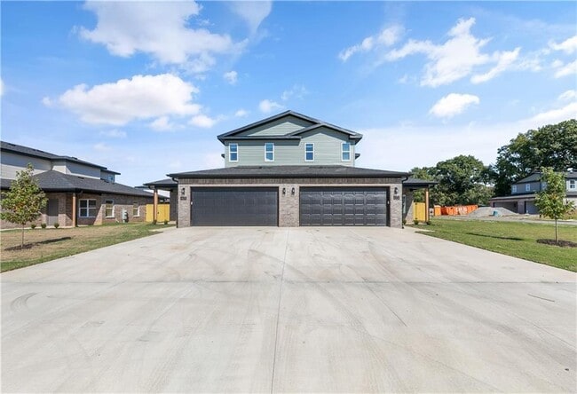 601 Cosmos St in Centerton, AR - Building Photo - Building Photo