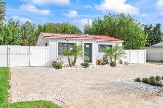 1815 N 27th Ave in Hollywood, FL - Building Photo - Building Photo