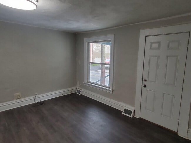 546 Larimer Ave in Turtle Creek, PA - Building Photo - Building Photo