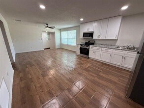 1207 30th Ave E in Bradenton, FL - Building Photo - Building Photo