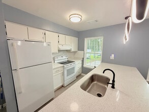 25 Harding St in Beaufort, SC - Foto de edificio - Building Photo