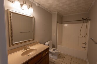 108 Springfield Blvd in Bowling Green, KY - Building Photo - Building Photo