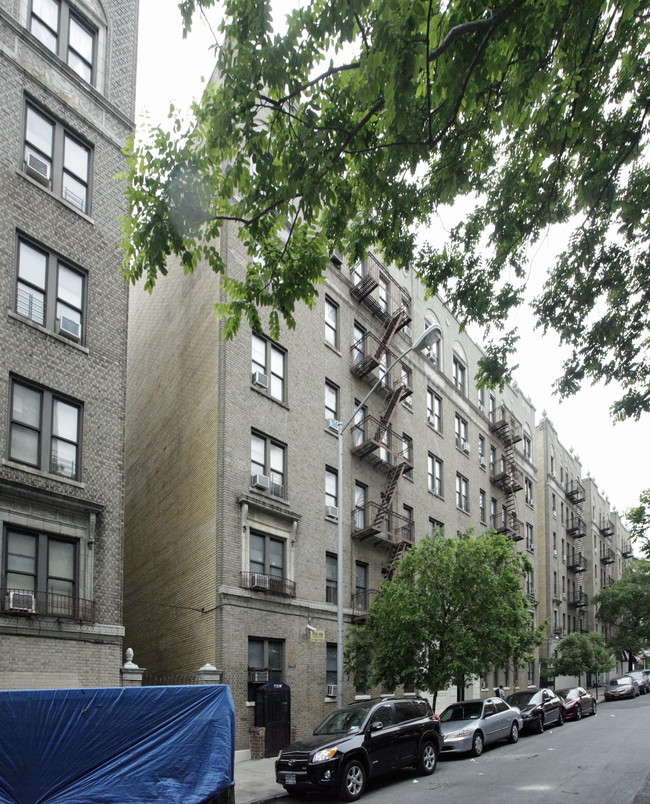 715 W 175th St in New York, NY - Building Photo - Building Photo