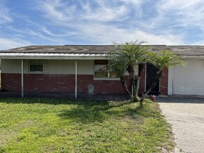 1207 Colson Rd in Plant City, FL - Building Photo - Building Photo