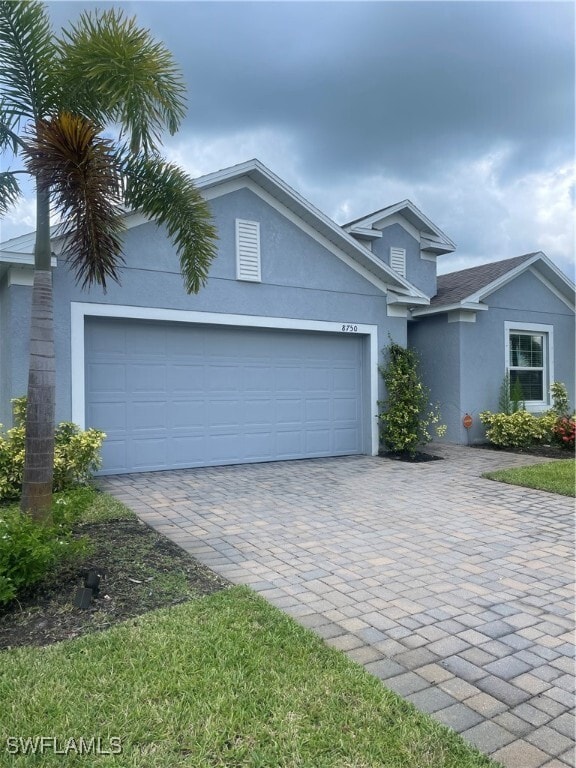 8750 Cascade Price Cir in North Fort Myers, FL - Foto de edificio - Building Photo