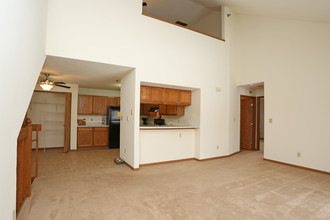 Foxwood Crossing Apartments in Greenfield, WI - Foto de edificio - Interior Photo