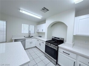 7290 Linaria Rd in Las Vegas, NV - Building Photo - Building Photo