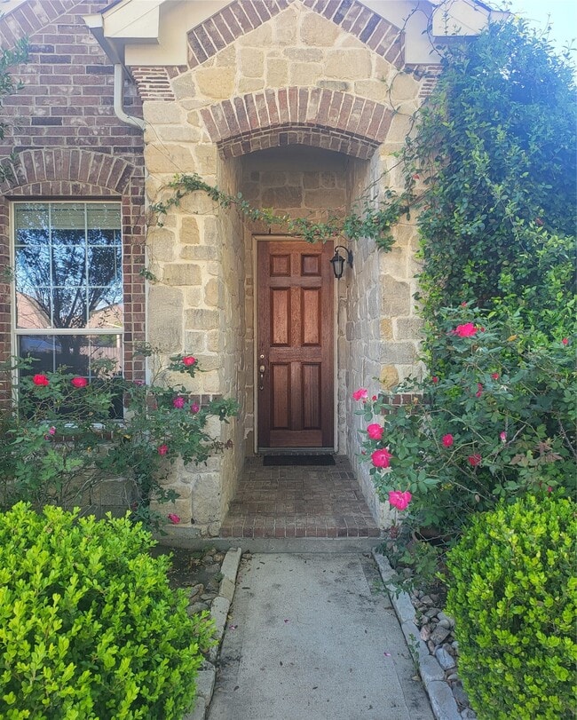 property at 606 Admiral Bay Ln