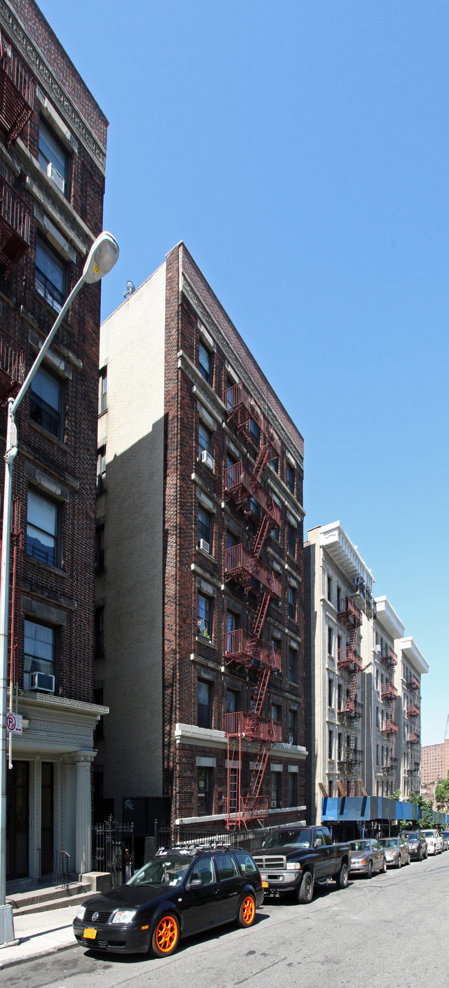 418 W 130th St in New York, NY - Building Photo - Building Photo