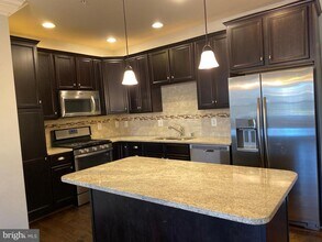 43075 Thoroughfare Gap Terrace in Ashburn, VA - Building Photo - Building Photo