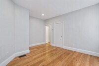 35 Newport St photo'