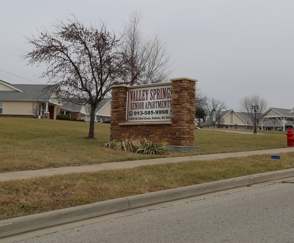 Valley Springs Senior Apartments De Soto, KS Apartments For Rent