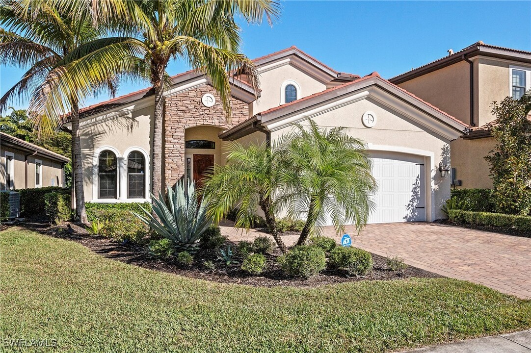 14351 Tuscany Pointe Trl in Naples, FL - Building Photo