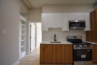 1030 N 48th St in Philadelphia, PA - Foto de edificio - Building Photo