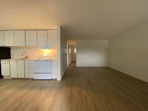 Christine Apartments in Tacoma, WA - Building Photo - Interior Photo