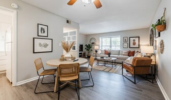 Courtyard on Main in Salisbury, NC - Building Photo