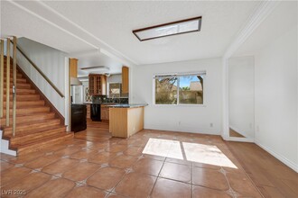 4351 Satinwood Dr in Las Vegas, NV - Foto de edificio - Building Photo