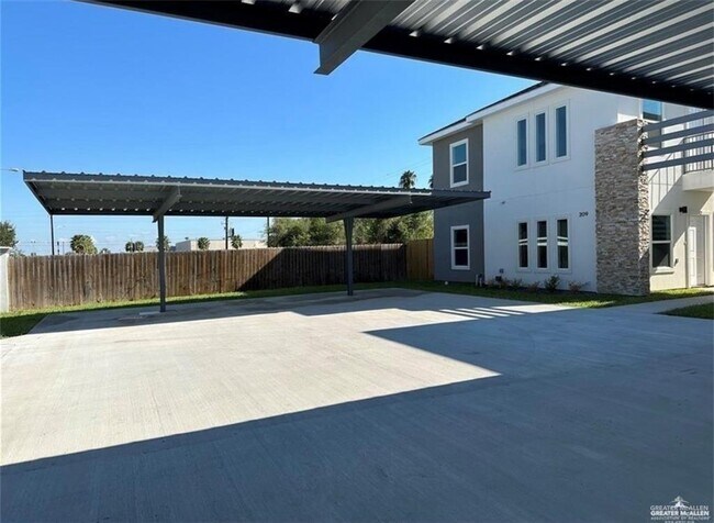 10 Rafael Dr in San Juan, TX - Building Photo - Building Photo
