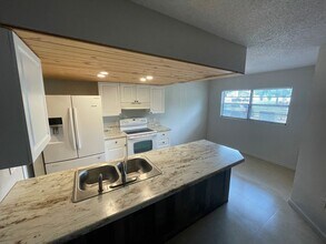 6719 Congress St in New Port Richey, FL - Building Photo - Building Photo