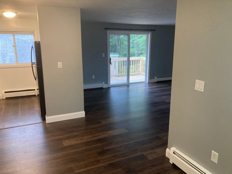 91 Pickering Rd, Unit 91 Pickering road Unit D in Rochester, NH - Building Photo