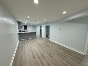 5823 N Rockwell St in Chicago, IL - Building Photo - Building Photo