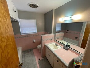 112 Ohio Ave in New Braunfels, TX - Building Photo - Building Photo