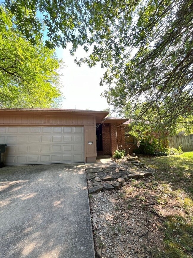 2113 Loren Cir in Fayetteville, AR - Building Photo - Building Photo