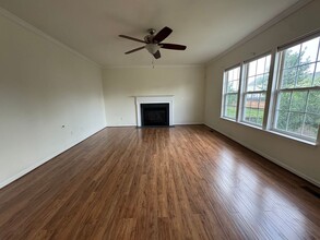 105 Fredericksburg Dr in Stephens City, VA - Building Photo - Building Photo