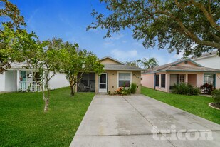 5127 Pineland Ave in Port Orange, FL - Building Photo