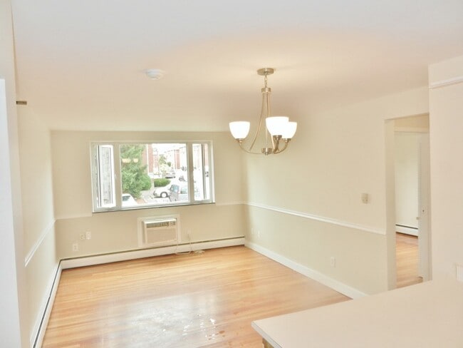 199 Lexington St, Unit #1 in Watertown, MA - Building Photo - Building Photo