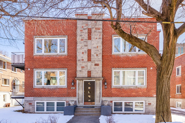 3780 Édouard-Montpetit Boul in Montréal, QC - Building Photo - Building Photo