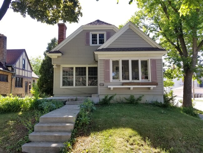 3285 N Cramer St, Unit 3285 N. Cramer St. in Milwaukee, WI - Foto de edificio - Building Photo