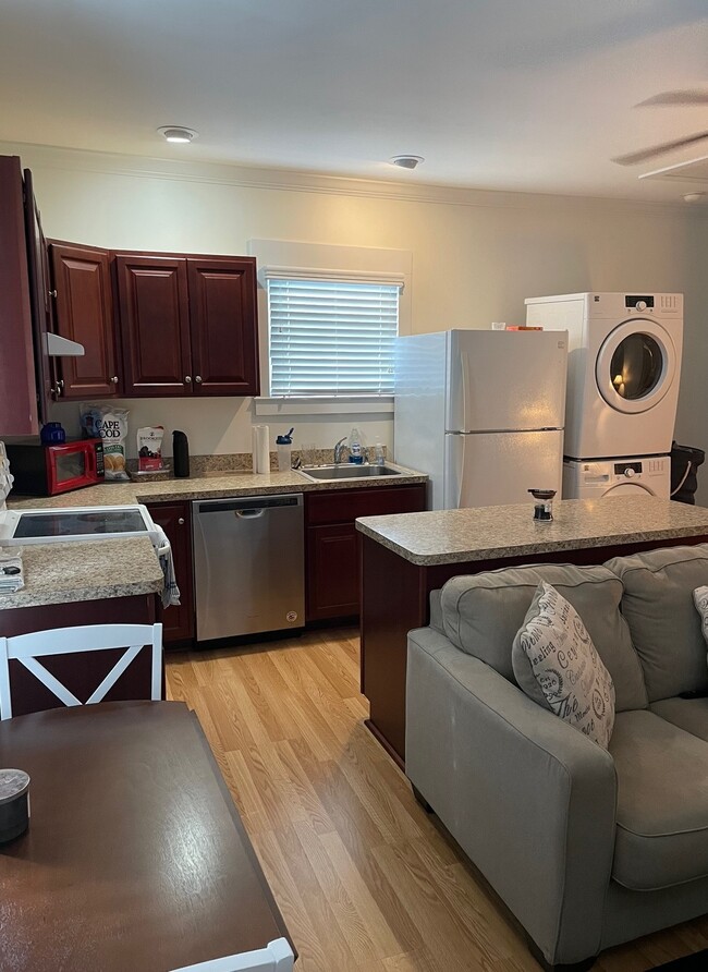 326 E 45th St, Unit Unit 1