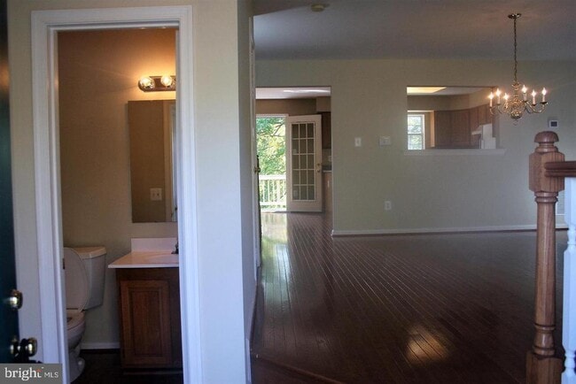 5619 Glenwood Mews Dr in Alexandria, VA - Building Photo - Building Photo