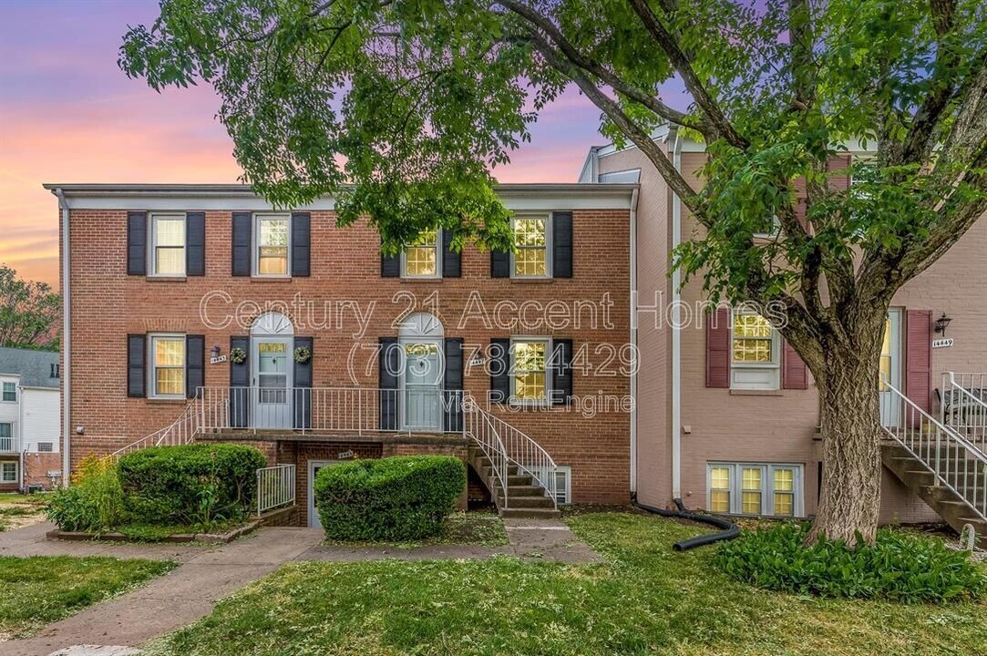 14447 Cool Oak Ln in Centreville, VA - Building Photo