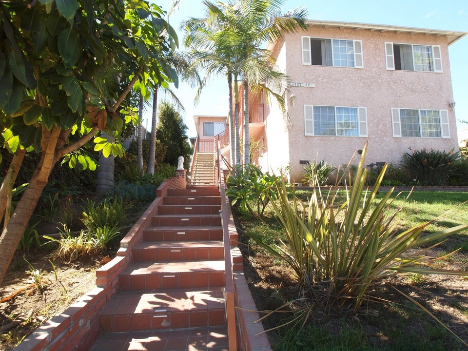 1907 Talmadge St in Los Angeles, CA - Building Photo