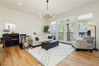 2240 Village Walk Dr in Henderson, NV - Building Photo - Building Photo