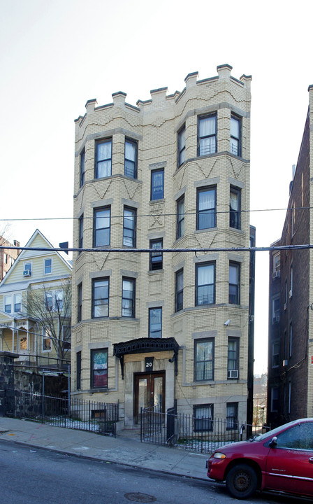 20 Locust Hill Ave in Yonkers, NY - Building Photo