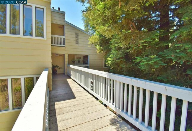 206 Farm Ln in Martinez, CA - Building Photo - Building Photo