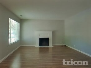 5041 Whittier Dr in Sacramento, CA - Foto de edificio - Building Photo
