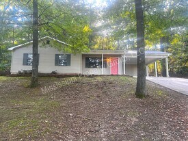 350 Christman Dr in Oxford, MS - Building Photo
