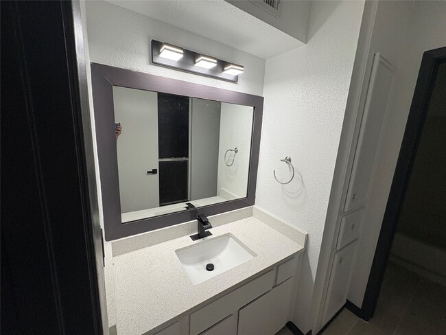 11935 Firebird Dr in Houston, TX - Building Photo - Building Photo