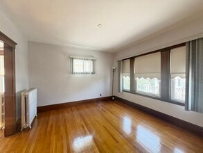 211 Gladstone St, Unit #2 in Boston, MA - Building Photo - Building Photo