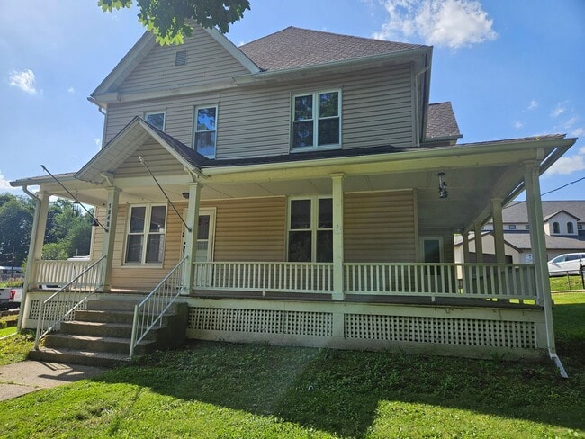 property at 1848 Centre LIne Rd