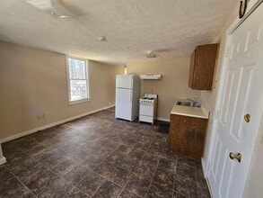 71 Moultonville Rd in Ossipee, NH - Foto de edificio - Building Photo