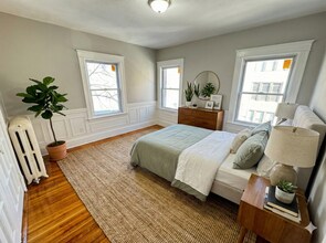 1496 Commonwealth Ave, Unit 4 in Boston, MA - Foto de edificio - Building Photo