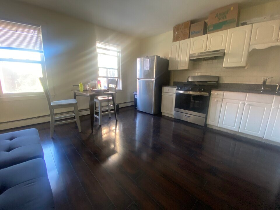 1576 Tremont St, Unit 1576 Tremont St. #2 in Boston, MA - Building Photo