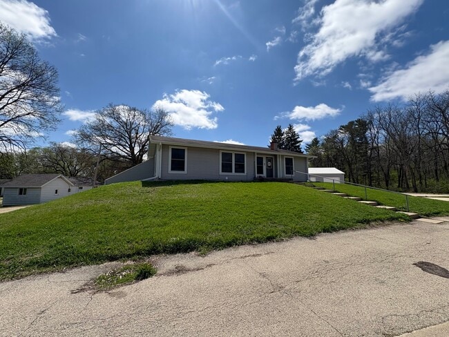 661 Reynoldswood Rd, Unit 1