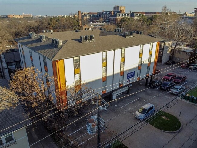 property at 2803 Hemphill Park