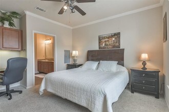 1711 Old Spanish Trail, Unit 444 in Houston, TX - Foto de edificio - Building Photo